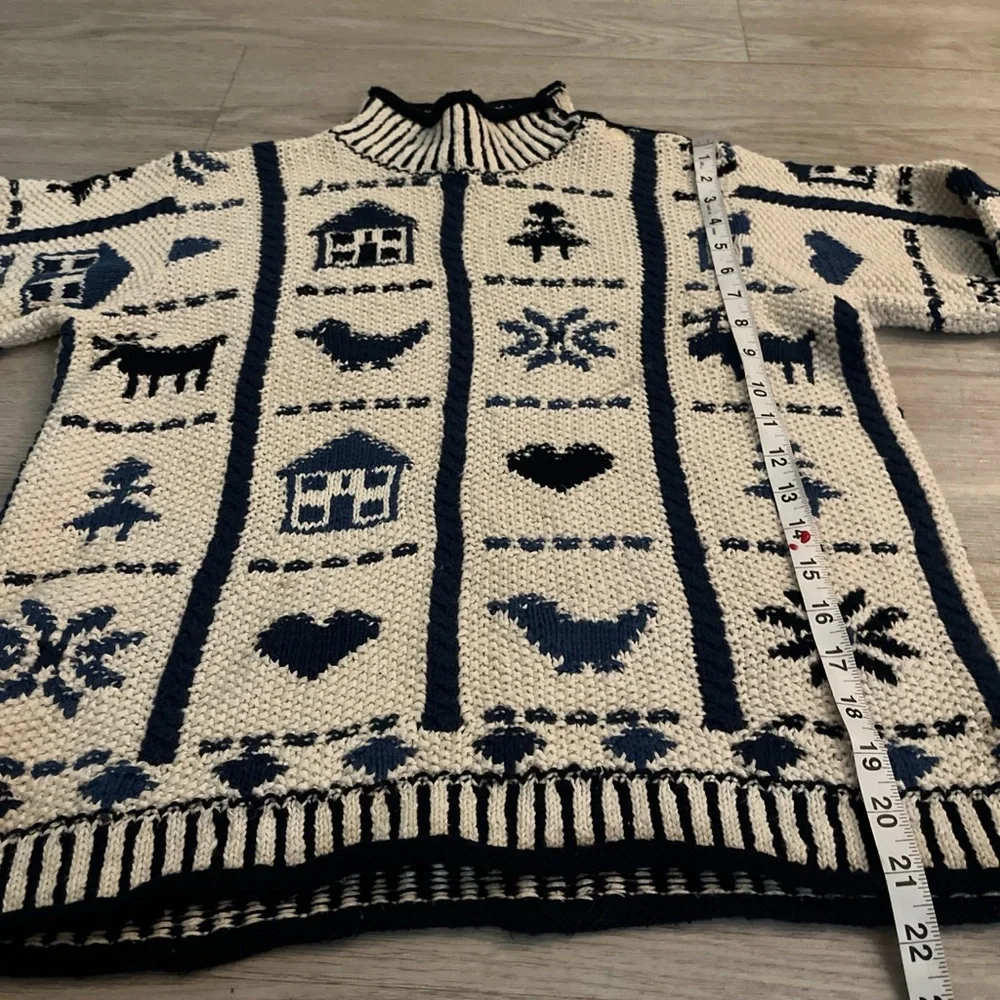 Vintage Jones New York Cream and navy blue hand knit cotton sweater Size Small